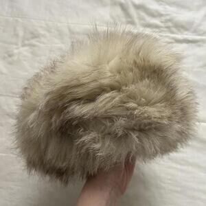 Cream vintage real fur hat black patterned lining luxury apres ski old money